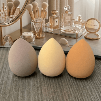 Kit C/12 Esponjas de Maquiagem Blender Especial Make Lolita Chocolate Formatos Gota e Chanfrada